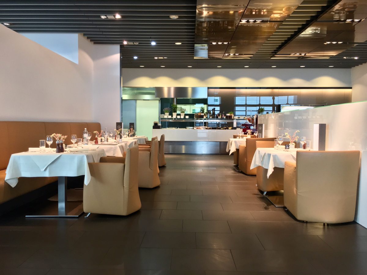Status-Verlängerung Miles and More Senator und Frequent Traveller lufthansa first class lounge frankfurt lh fra swiss