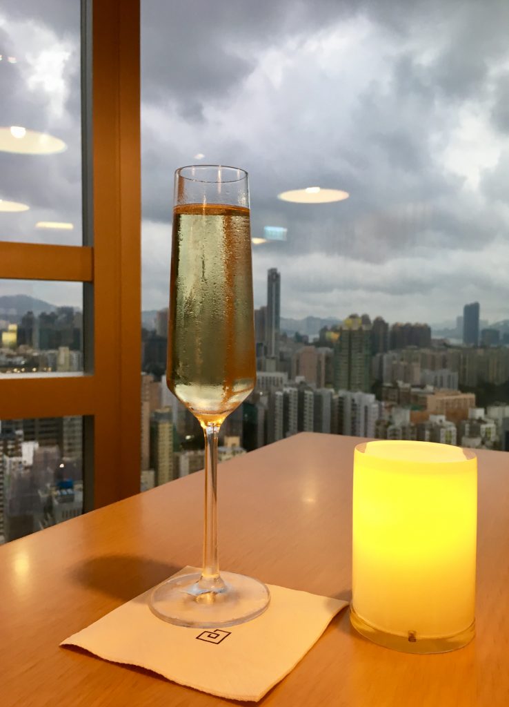 Bewertung: Cordis Hong Kong club lounge champagne champagner