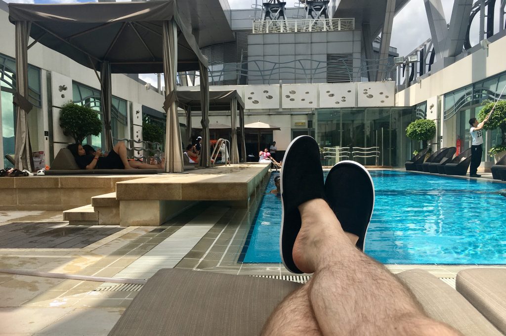 Bewertung: Cordis Hong Kong swimming pool rooftop