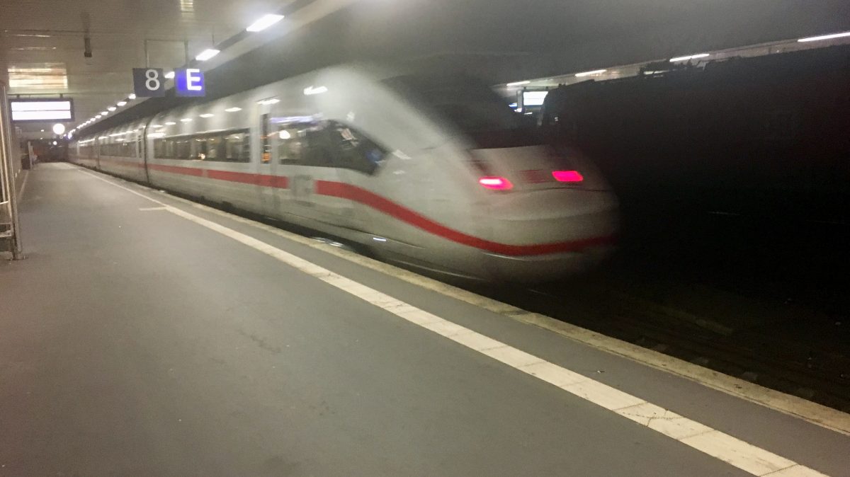 db deutsche bahn black friday e-coupon 10 euro gutschein facebook ecoupon