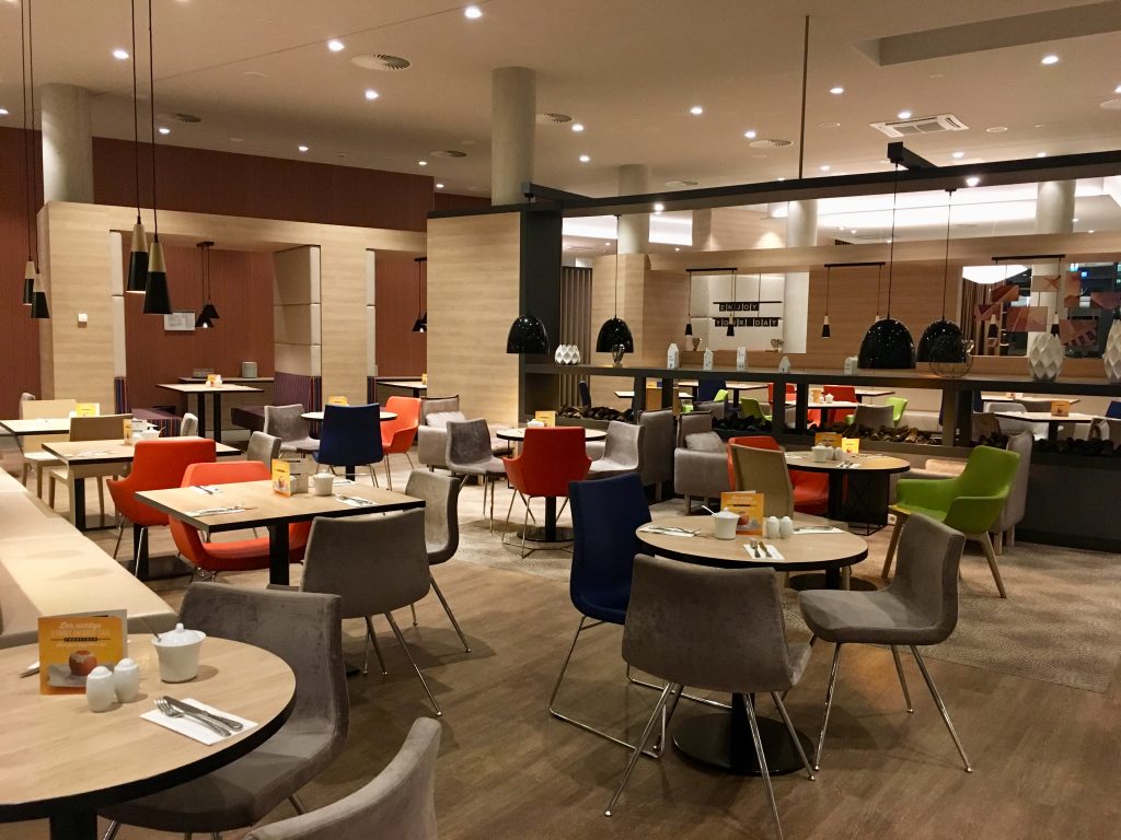 Holiday Inn Frankfurt Airport flughafen frühstück