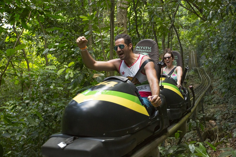 Die 10 verrücktesten „Attraktionen“ auf Tripadvisor bibsled jamaica jamaika cool runnings