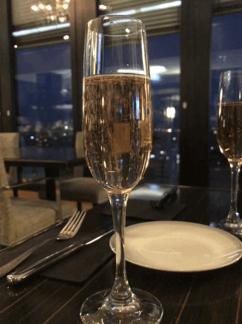 Bewertung: Hyatt Regency Düsseldorf medienhafen suite club