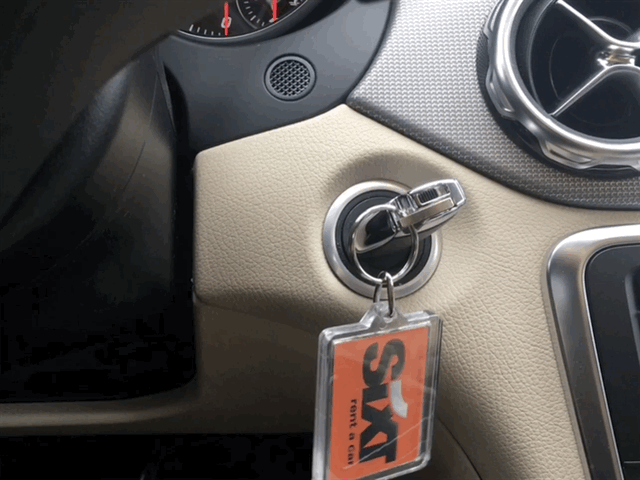 sixt Glücksauto cccc auto Vermietung Autovermietung Mercedes Benz gla 220 d Premium GeländeFahrzeug gif