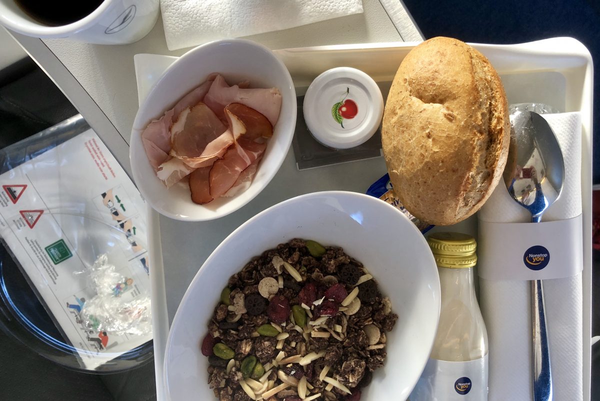 Black Friday: Kostenfreier Lufthansa Gutschein Review Bewertung Lufthansa Cityline Business Class CRJ-900 Münster München FMO MUC LH2141 lh 2141 Canadair Regional Jet CRJ 900 Osnabrück mettmann d-ackc CRJ-900LR