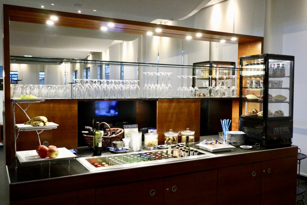 fmo fly and relax lounge Flughafen Münster Osnabrück airport fly & relax greven priority Pass diners Club lufthansa star Alliance business class ftl sen hon Gold Status