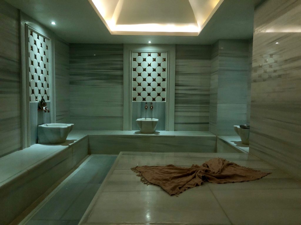 vault karaköy istanbul karakoy karaköy the house hotel design hotels bosporus bosphoros golden horn goldenes horn hotels.com hotel penthouse suite badewanne bathtub tub wanne galata brücke galata bridge sultanahmet hamam