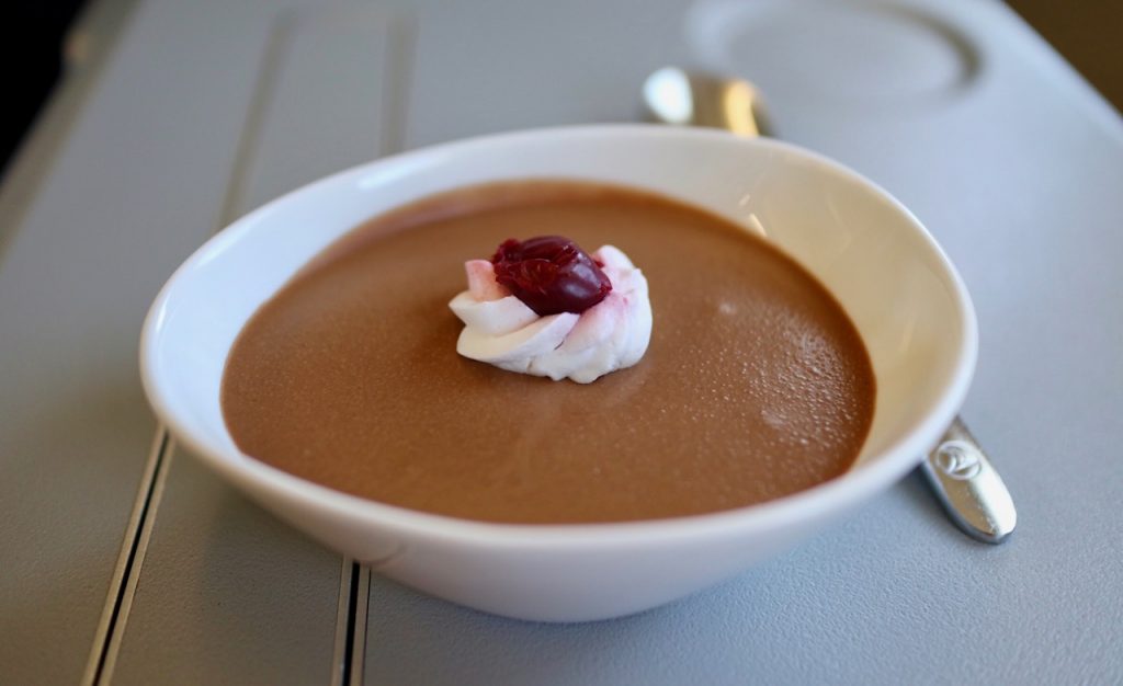 Review Bewertung Turkish Airlines Business Class A321 Istanbul münchen munich ist muc regional regionale business class star alliance tk1637 do & co chocolate mousse