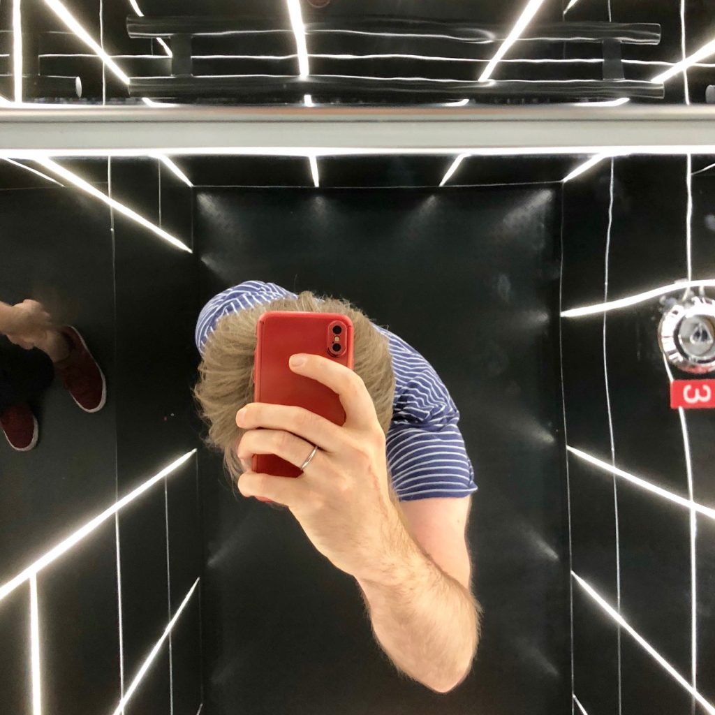 aufzug elevator spiegel selfie lichtspiel lichtspiele iphone 25hours hotel the circle köln cologne accor accorhotels le club leclub deutschland germany kölle am rhinn