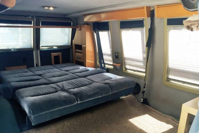 Airbnb New York: Crazy Vintage Custom chevy van soho big apple lower manhattan mini bus apartment