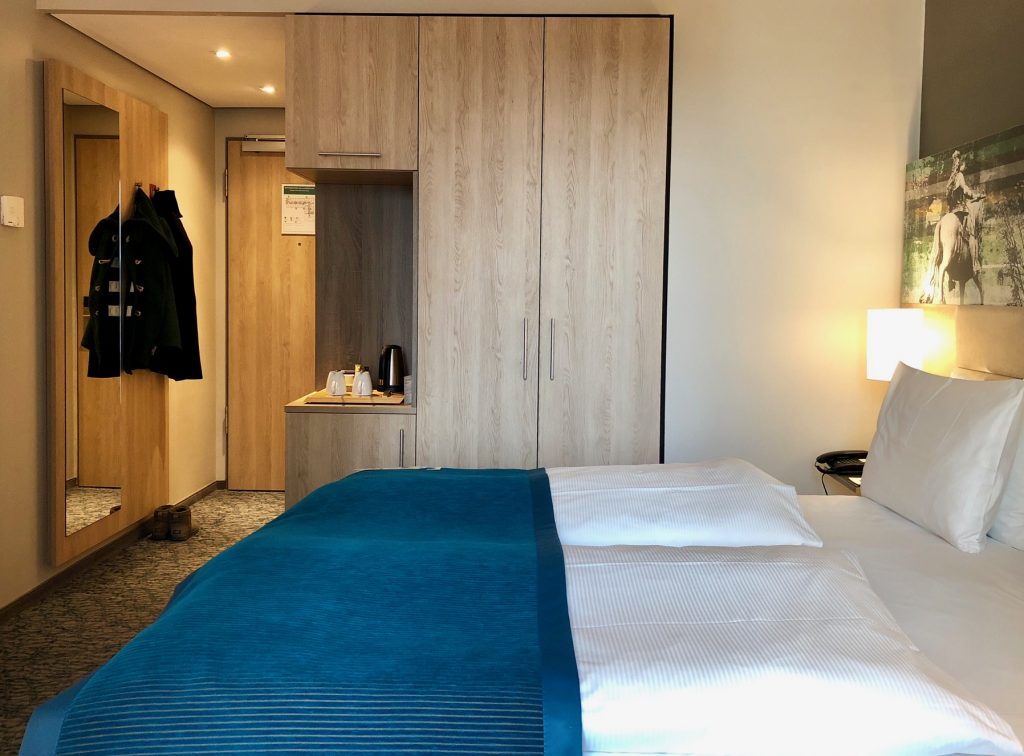 holiday inn düsseldorf city toulouser allee ihg intercontinental hotel group gold elite status hi wehrhahn dusseldorf ddorf le quartier central king executive minibar inbegriffen queen dusta