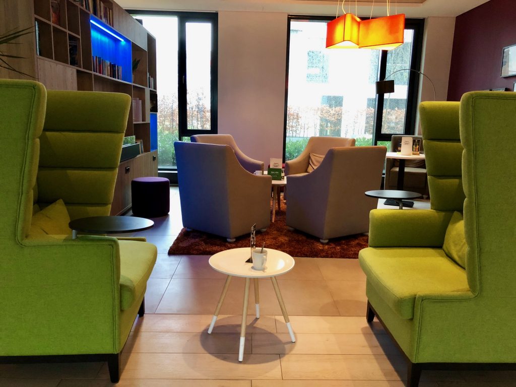 holiday inn düsseldorf city toulouser allee ihg intercontinental hotel group gold elite status hi wehrhahn dusseldorf ddorf le quartier central king executive minibar inbegriffen queen dusta