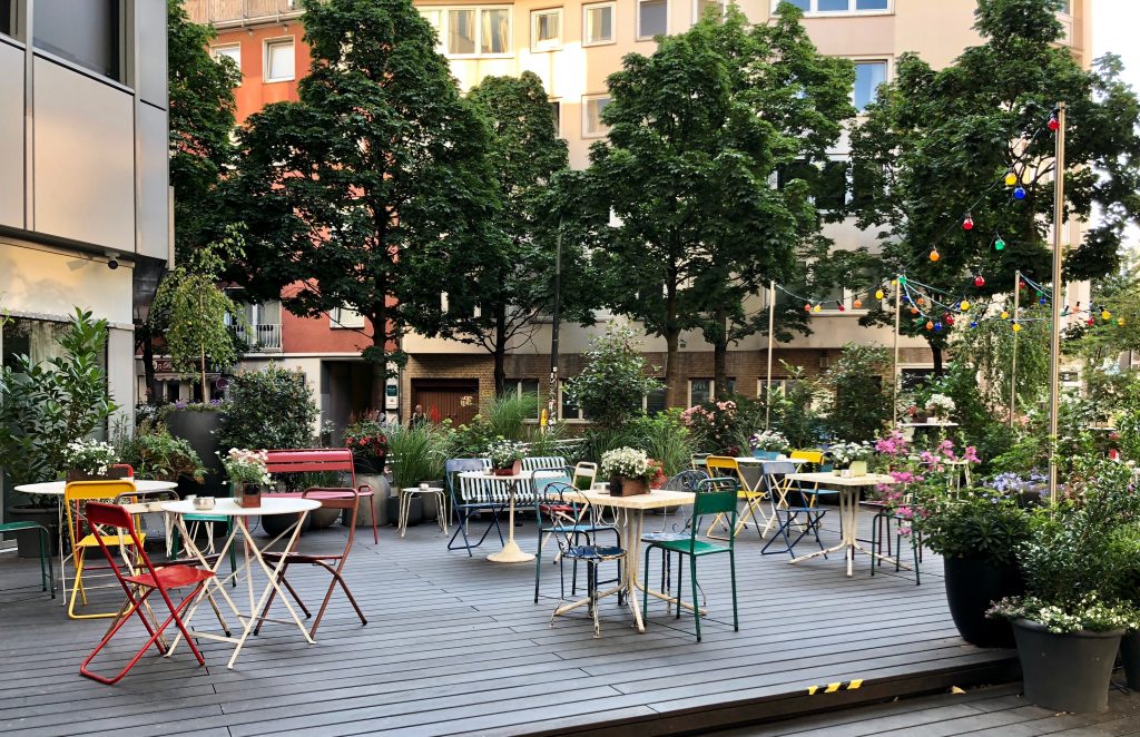 ruby leni düsseldorf bewertung review hotel hostel kö cafe garten