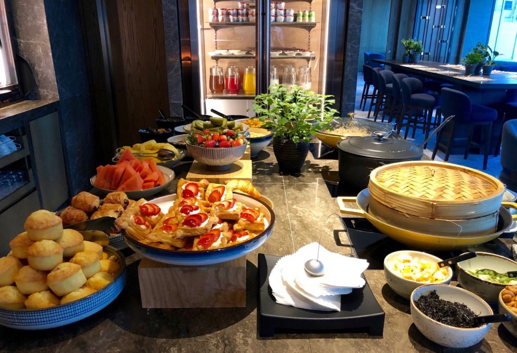 hyatt centric victoria harbour hong kong north point world of hyatt club lounge