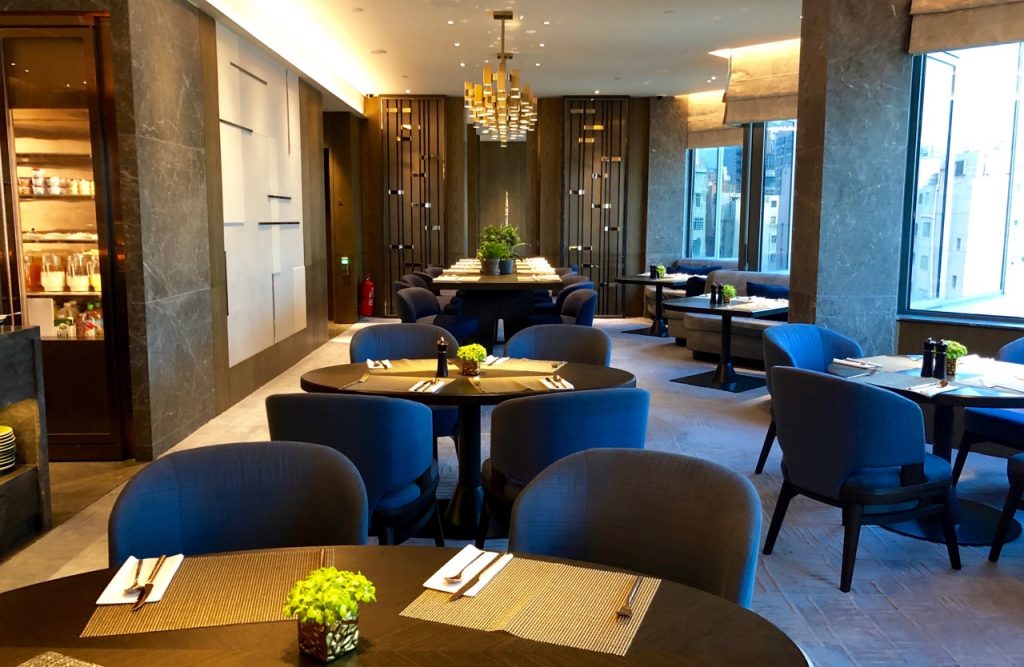 hyatt centric victoria harbour hong kong north point world of hyatt club lounge