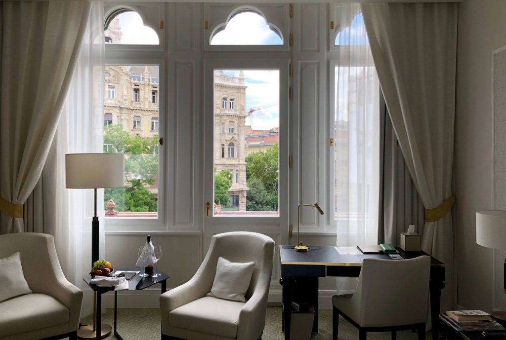 hyatt parisi udvar hotel budapest párisi udvar the unbound collection hungary unganr europe europa world of hyatt woh king deluxe view