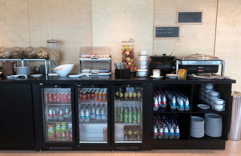Riga Primeclass Business Lounge RIX priority pass airbaltic lufthansa buffet