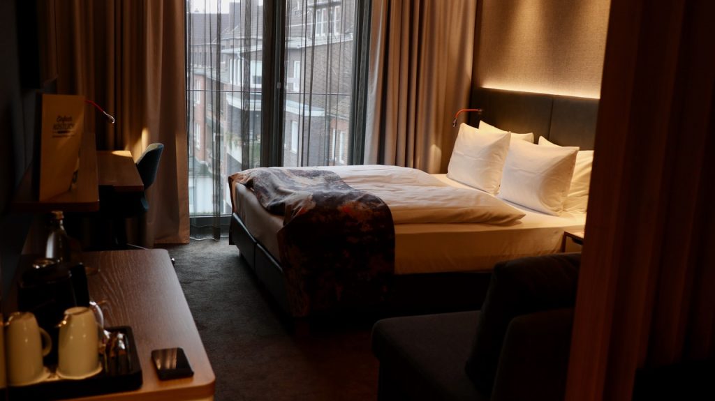 holiday inn osnabrück ihg rewards club hotel bett