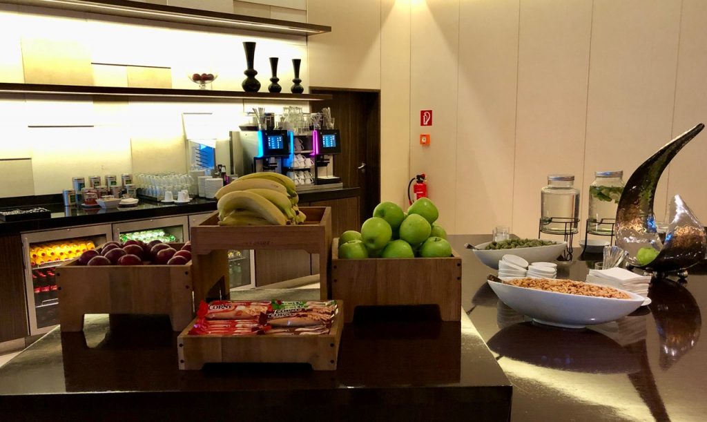Hilton Berlin Gendarmenmarkt executive lounge club lounge deutscher dom hilton Honors obst