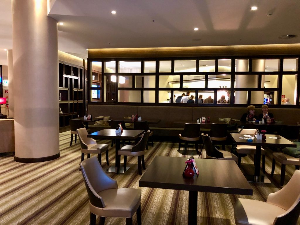 Hilton Berlin Gendarmenmarkt executive lounge club lounge deutscher dom hilton Honors