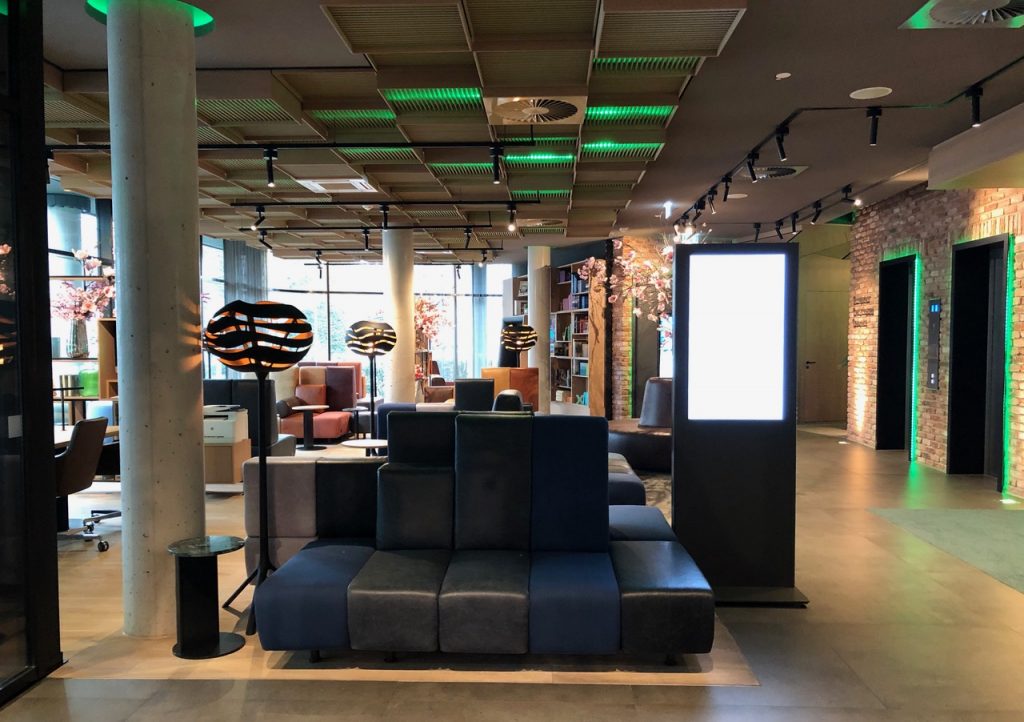 holiday inn osnabrück ihg rewards club hotel open lobby