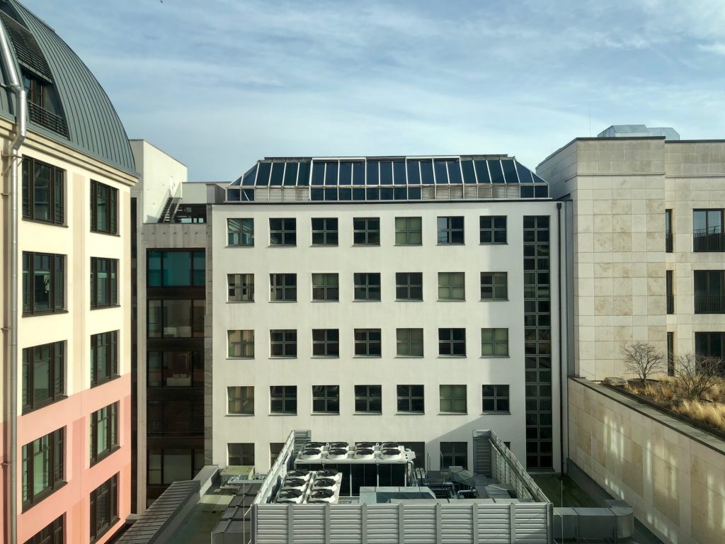breidenbacher hof slh small luxury hotels of the world düsseldorf dusseldorf kö world of hyatt woh globalist ausblick innenhof view