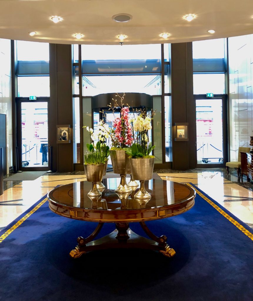 breidenbacher hof slh small luxury hotels of the world düsseldorf dusseldorf kö world of hyatt woh globalist lobby foyer