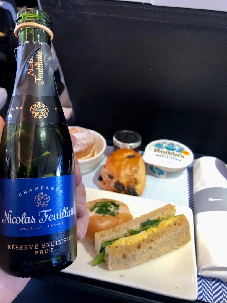 british airways club europe business class düsseldorf london dus lhr champagner nicolas feuillatte
