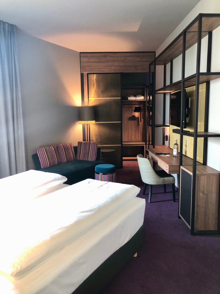 me and all lindner world of hyatt düsseldorf oberkassel obk dusseldorf messe city joie de vivre promo 500 studio